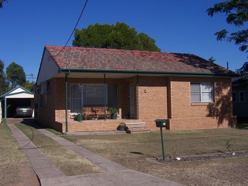 25 Barton Avenue, Singleton NSW 2330