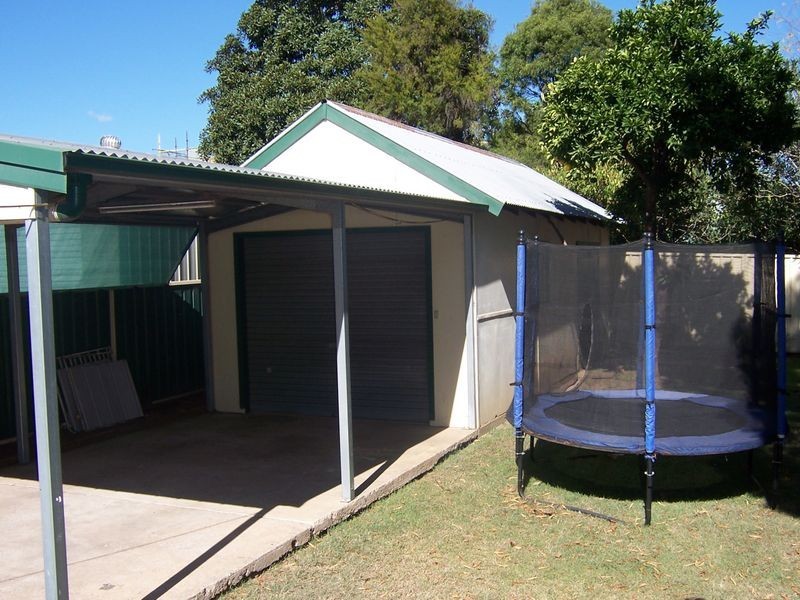 25 Barton Avenue, Singleton NSW 2330