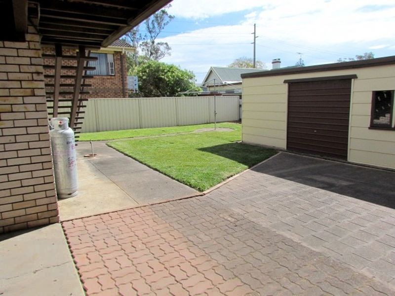 8 Gipp Street, Singleton NSW 2330