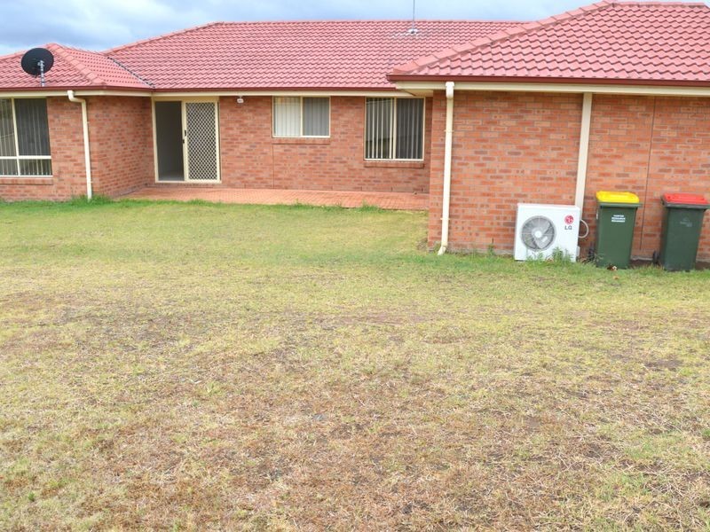 3 James House Close, Singleton NSW 2330