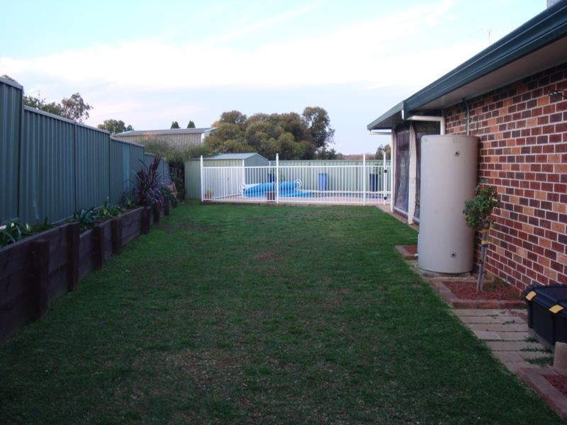 2 Coe Place, Singleton NSW 2330