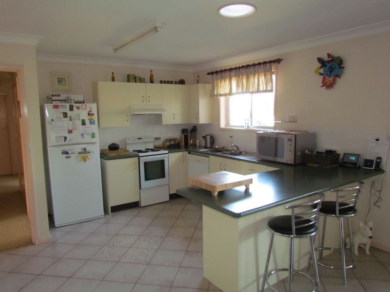6 Cunningham Parade, Singleton NSW 2330