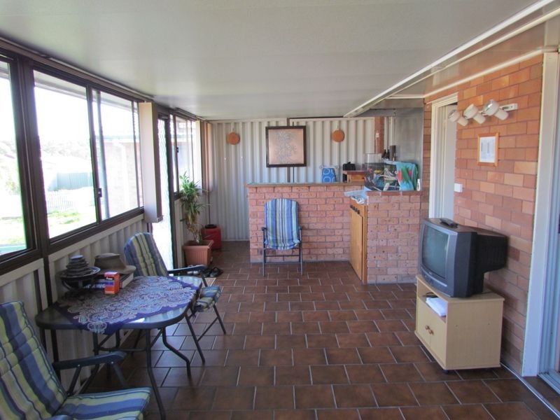 6 Cunningham Parade, Singleton NSW 2330