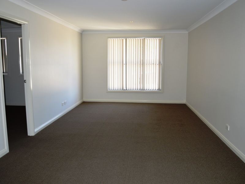 2/5 King Street, Singleton NSW 2330