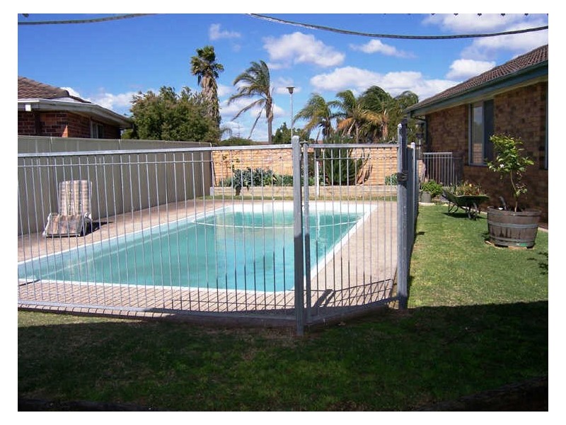6 Noble Close, Singleton NSW 2330