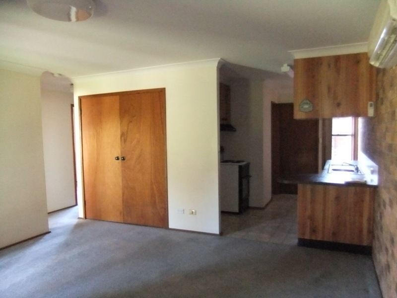 8/2 Grainger Crescent, Singleton NSW 2330