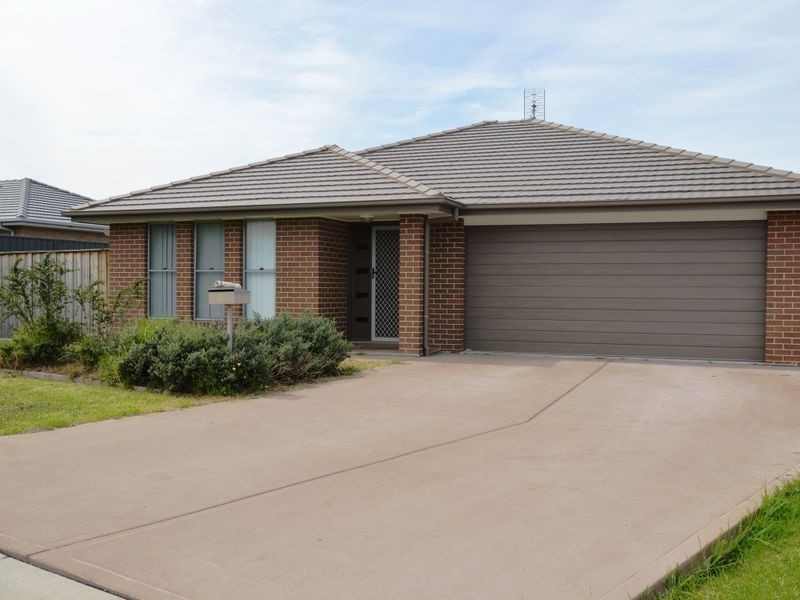 1 McGrogan Avenue, Singleton NSW 2330