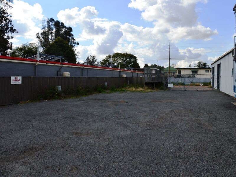 2/26 George Street, Singleton NSW 2330