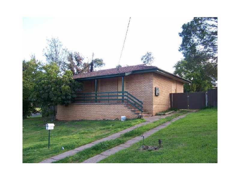 2 Oxley Avenue, Singleton NSW 2330