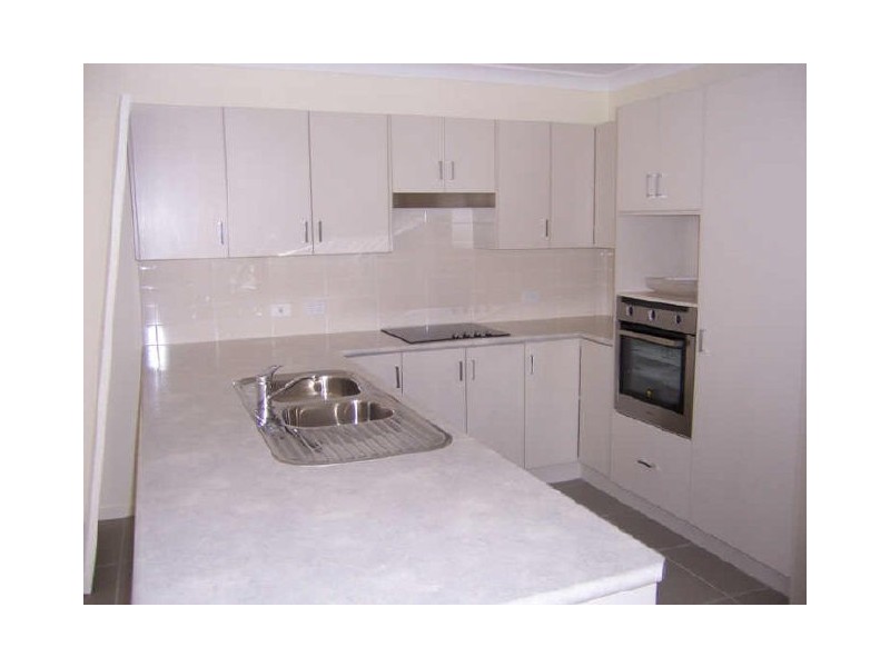 2/67 Casey Drive, Singleton NSW 2330