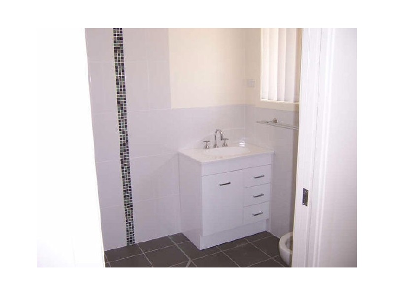 2/67 Casey Drive, Singleton NSW 2330