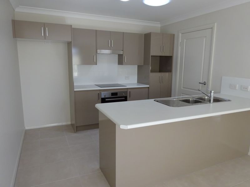 2/5 Lambkin Street, Singleton NSW 2330