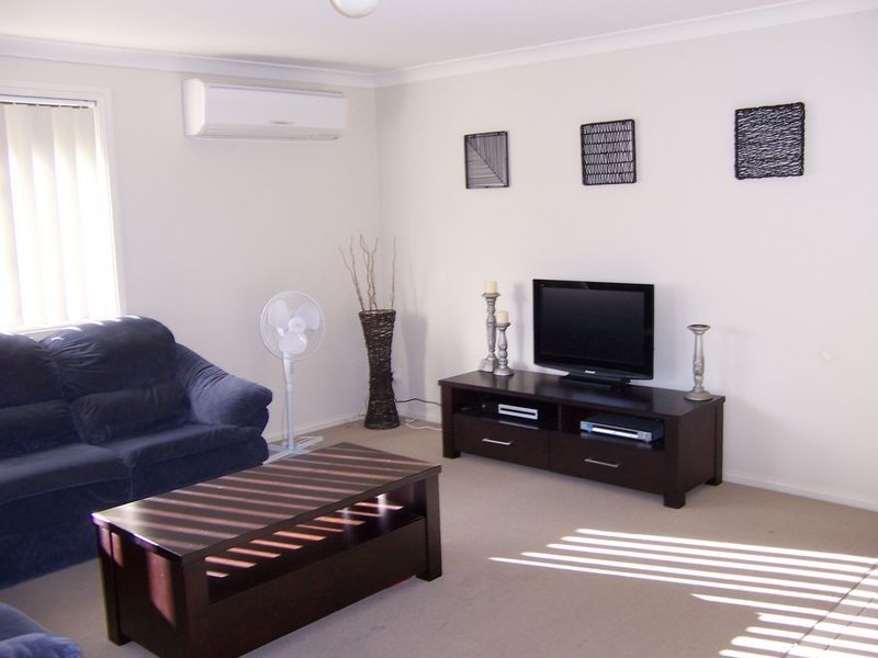 2/30 Pioneer Road, Singleton NSW 2330