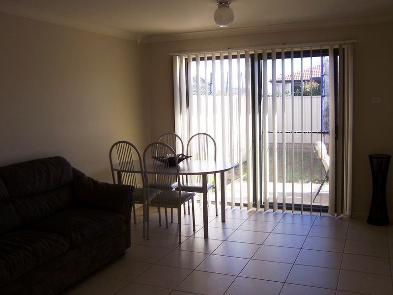 2/30 Pioneer Road, Singleton NSW 2330