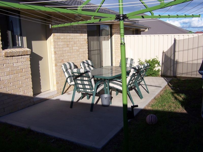 2/30 Pioneer Road, Singleton NSW 2330