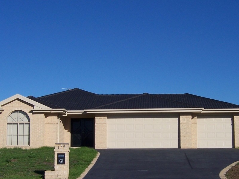 129 Casey Drive, Singleton NSW 2330