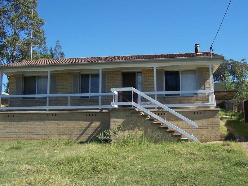8 Wakehusrt Crescent, Singleton NSW 2330