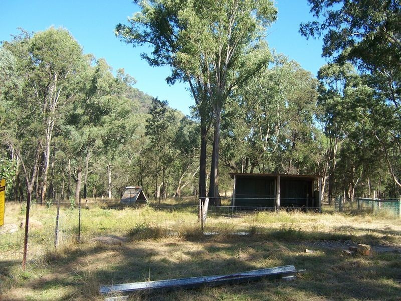 5677 Putty Road, Howes Valley NSW 2330