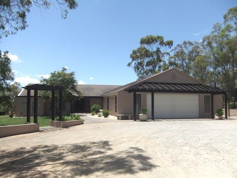 22A The Glade, Singleton NSW 2330