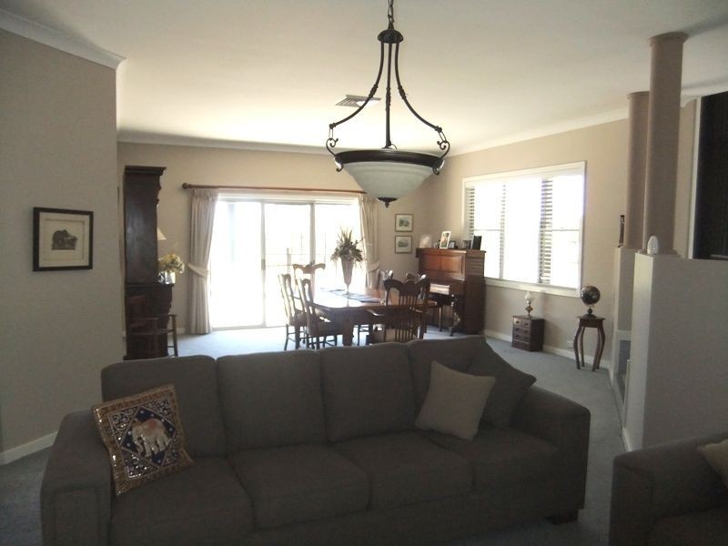 22A The Glade, Singleton NSW 2330