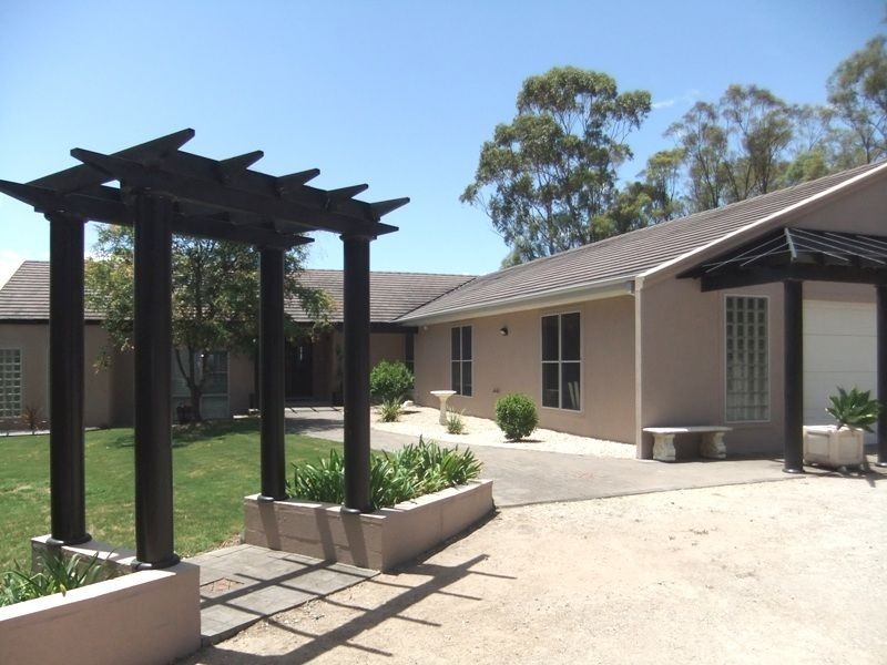 22A The Glade, Singleton NSW 2330