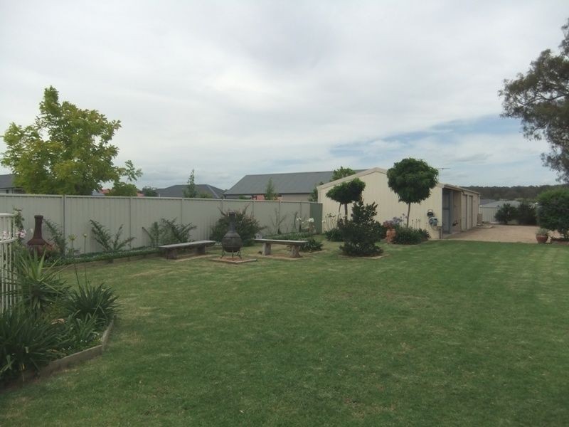 27 Wilkinson Boulevarde, Singleton NSW 2330