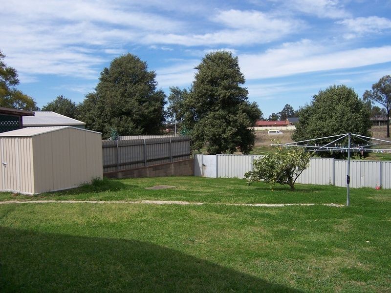 42 White Avenue, Singleton NSW 2330