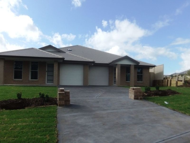 2/12 McMahon Way, Singleton NSW 2330