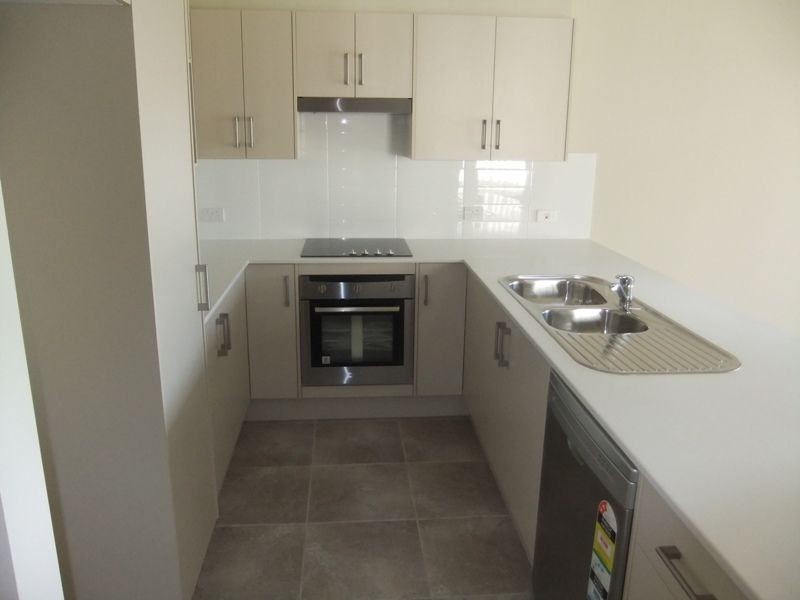 2/12 McMahon Way, Singleton NSW 2330