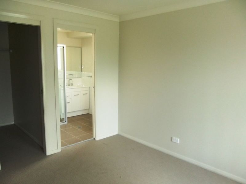 2/12 McMahon Way, Singleton NSW 2330