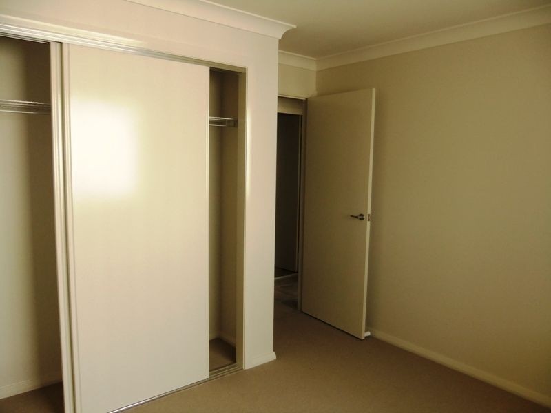 2/12 McMahon Way, Singleton NSW 2330