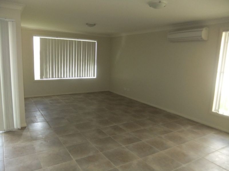 2/12 McMahon Way, Singleton NSW 2330