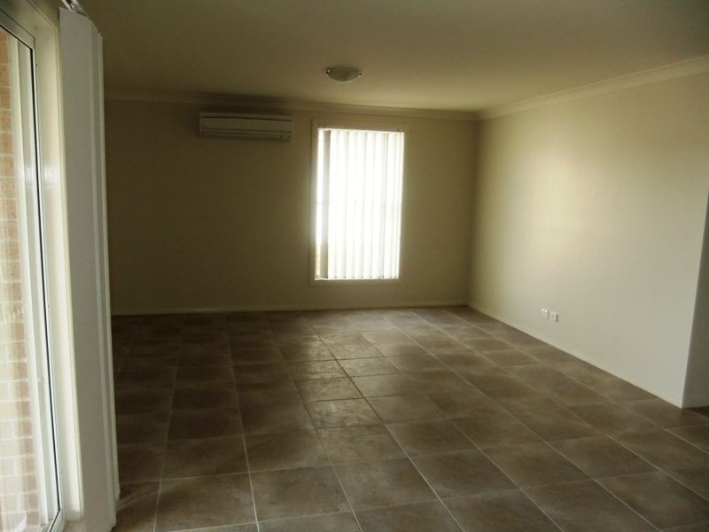 2/12 McMahon Way, Singleton NSW 2330