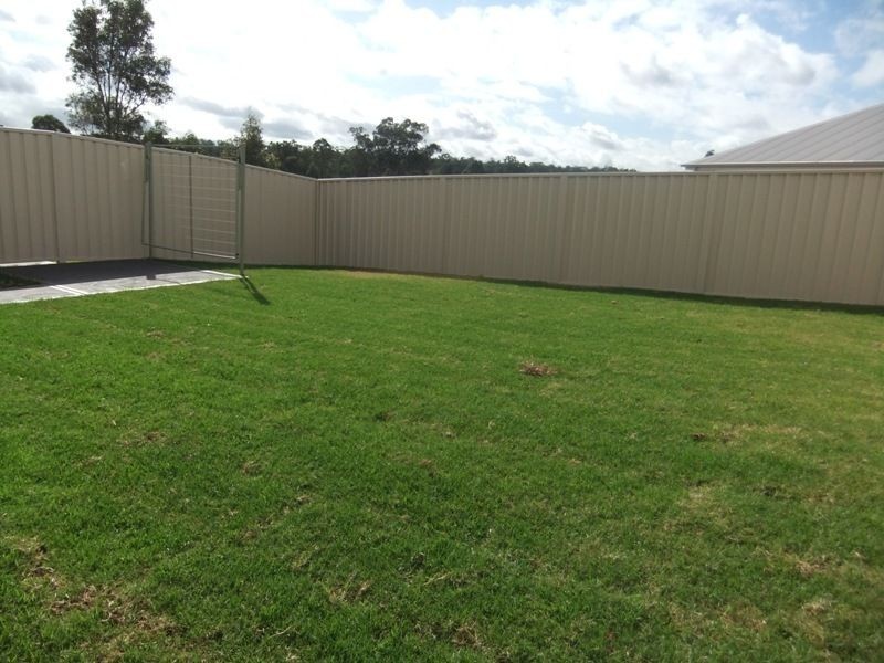 2/12 McMahon Way, Singleton NSW 2330