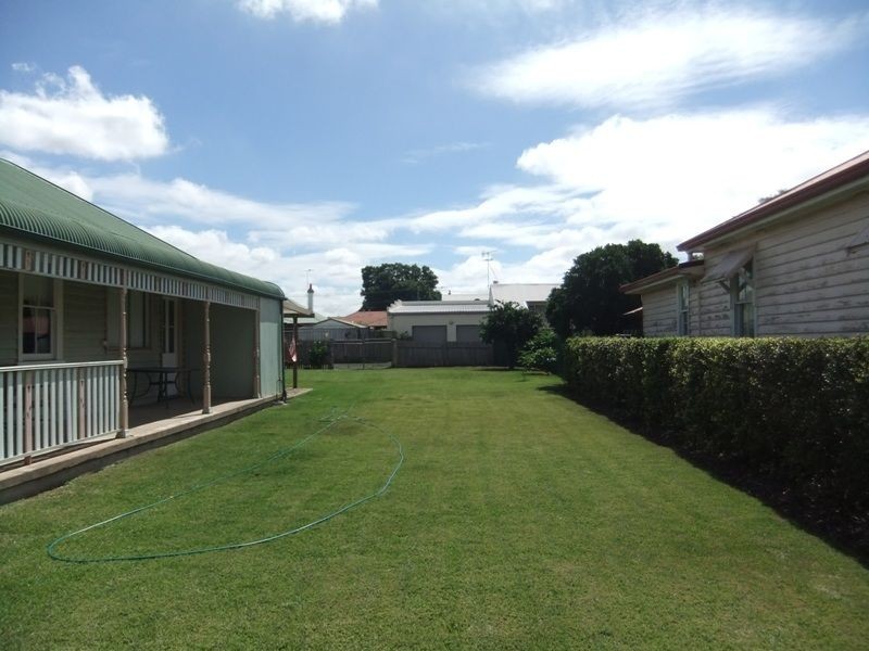 32 York Street, Singleton NSW 2330