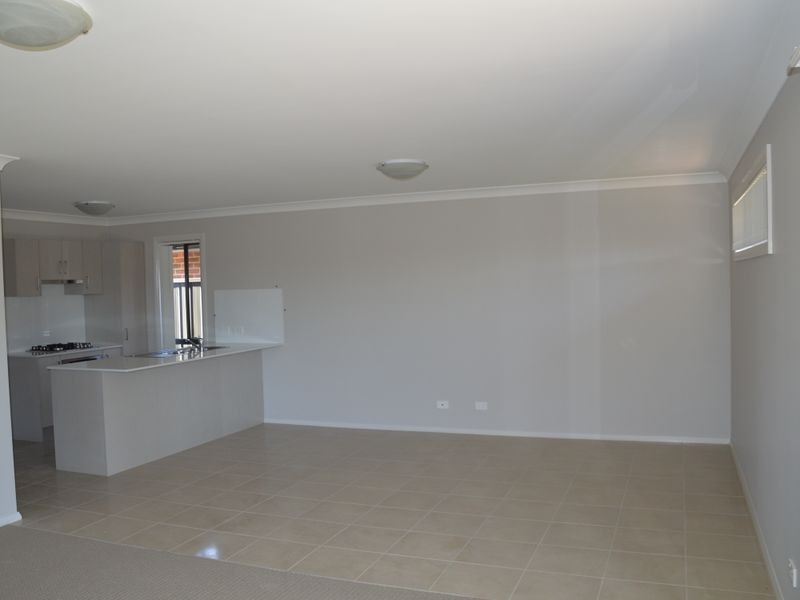 2/13 Lambkin Street, Singleton NSW 2330