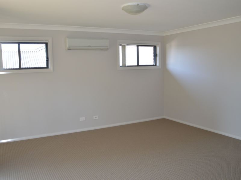 2/13 Lambkin Street, Singleton NSW 2330