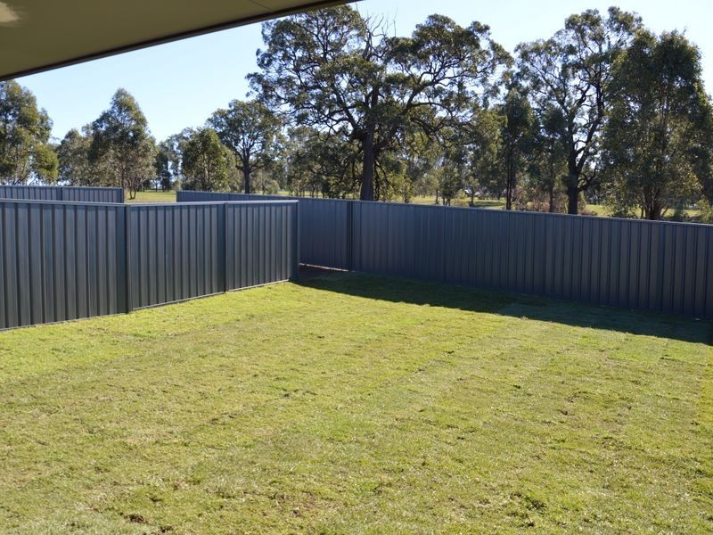 2/13 Lambkin Street, Singleton NSW 2330