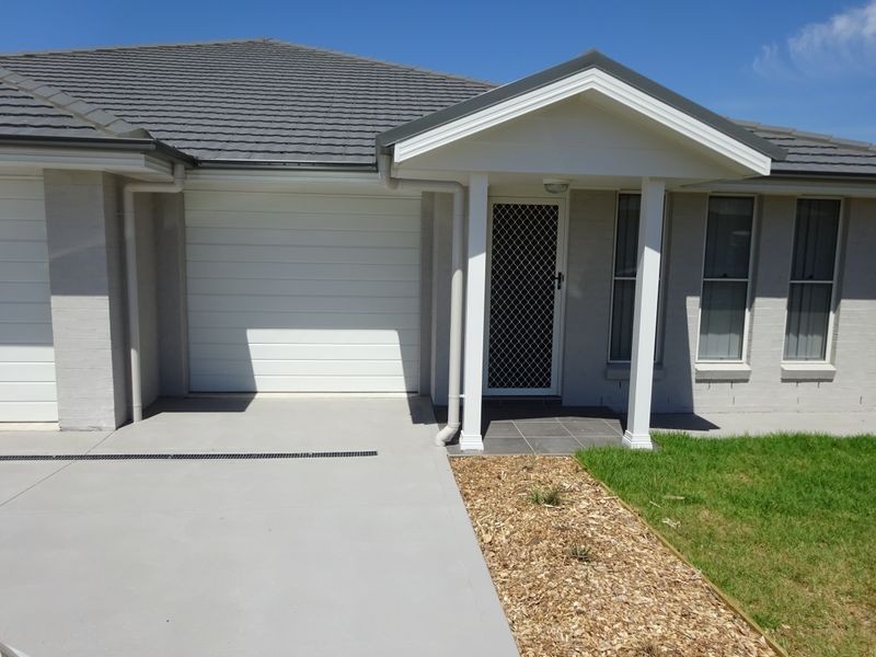 2/19 Harpur Street, Singleton NSW 2330