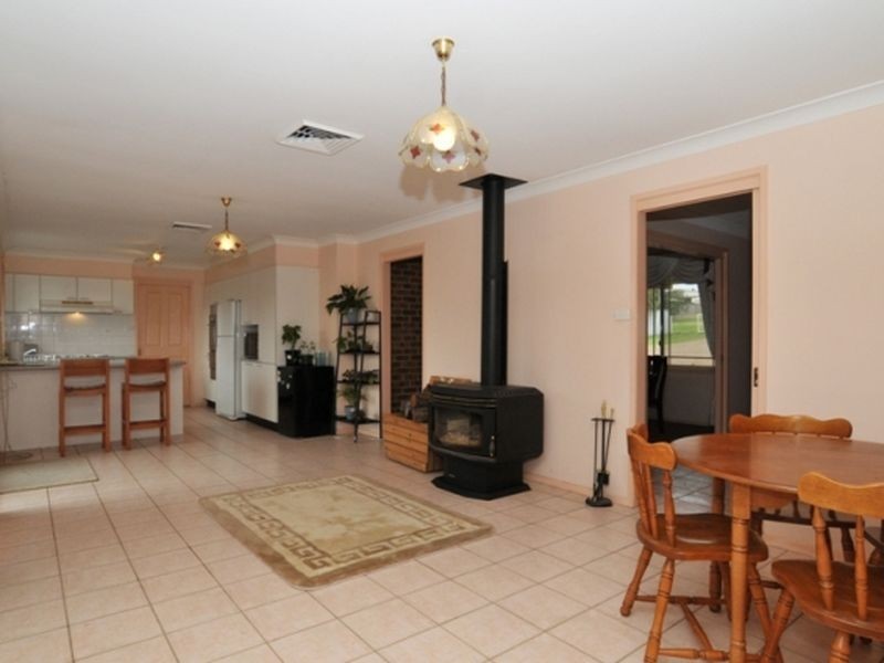 5 Sale Street, Greta NSW 2334