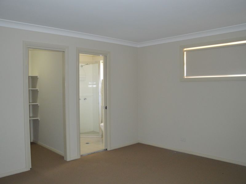 1/2 Bowden Street, Singleton NSW 2330