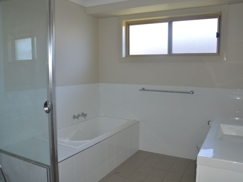 1/2 Bowden Street, Singleton NSW 2330