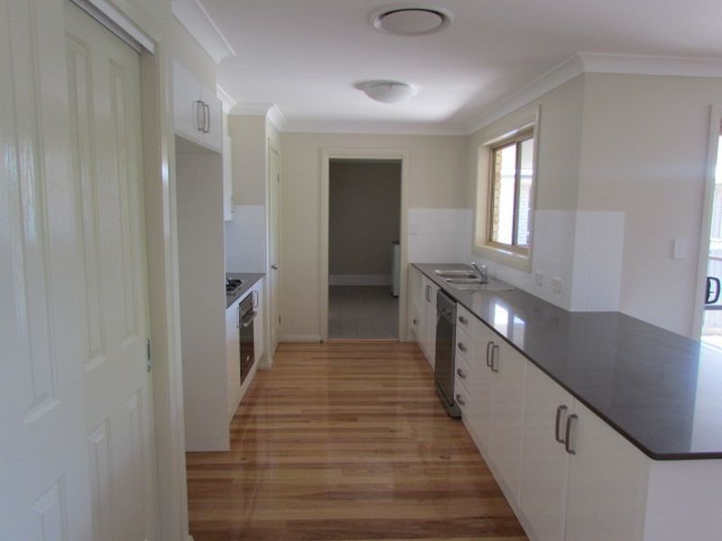 2/2 Bowden Street, Singleton NSW 2330
