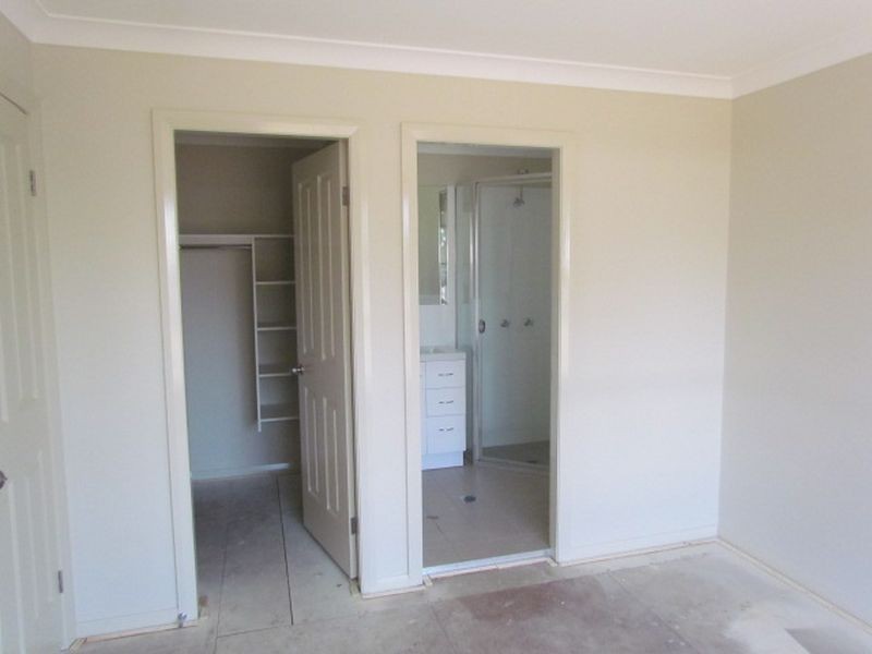 2/2 Bowden Street, Singleton NSW 2330