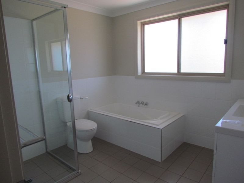 2/2 Bowden Street, Singleton NSW 2330
