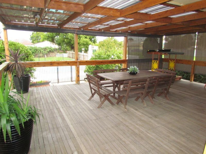 2A Little Park Street, Greta NSW 2334