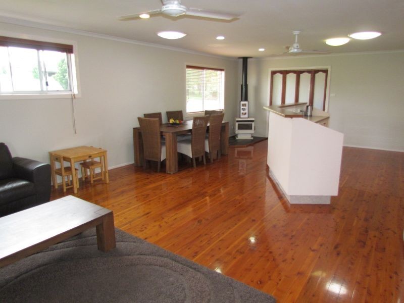 2A Little Park Street, Greta NSW 2334