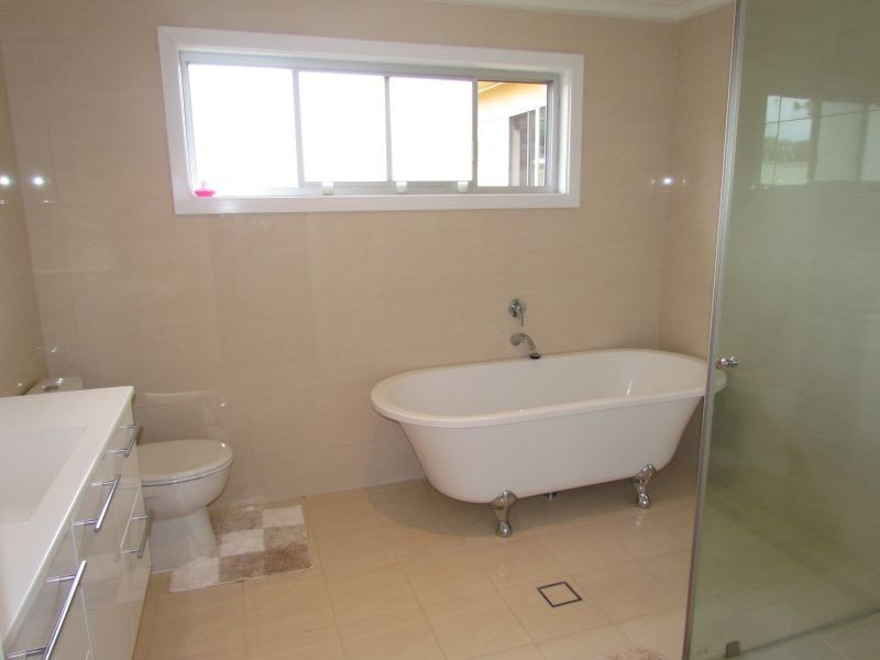 2A Little Park Street, Greta NSW 2334