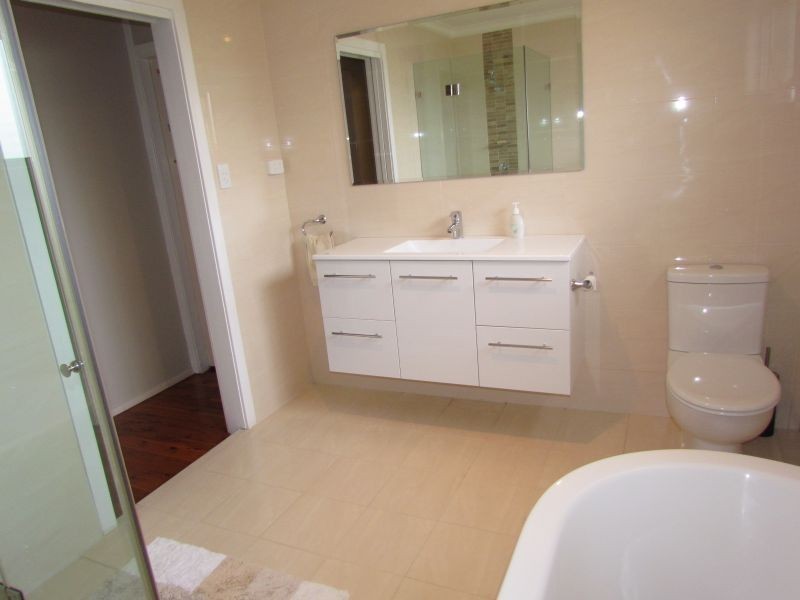 2A Little Park Street, Greta NSW 2334