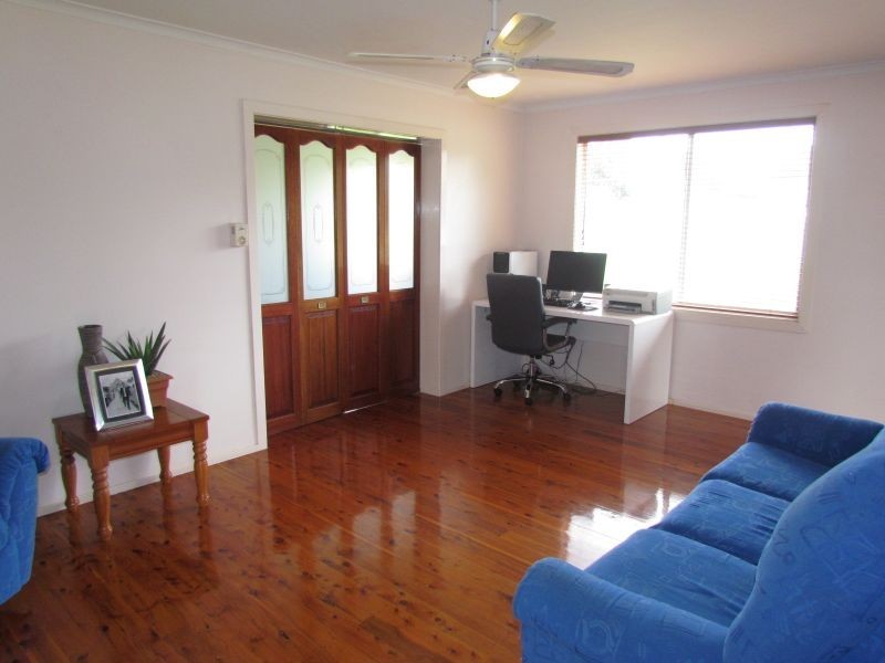 2A Little Park Street, Greta NSW 2334